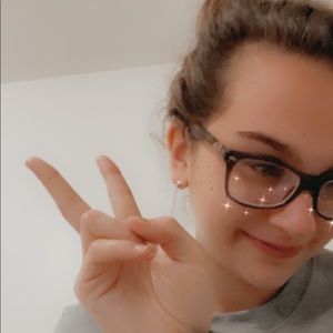 Meet your Posher, Hayley